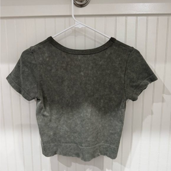 Faded Rose Women's Gray V-Neck Crop Top - Picture 2 of 3